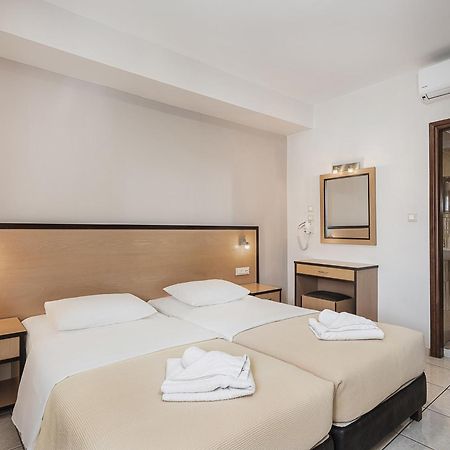 Theofilos City Hotel Chrissi Akti Chania Exterior foto