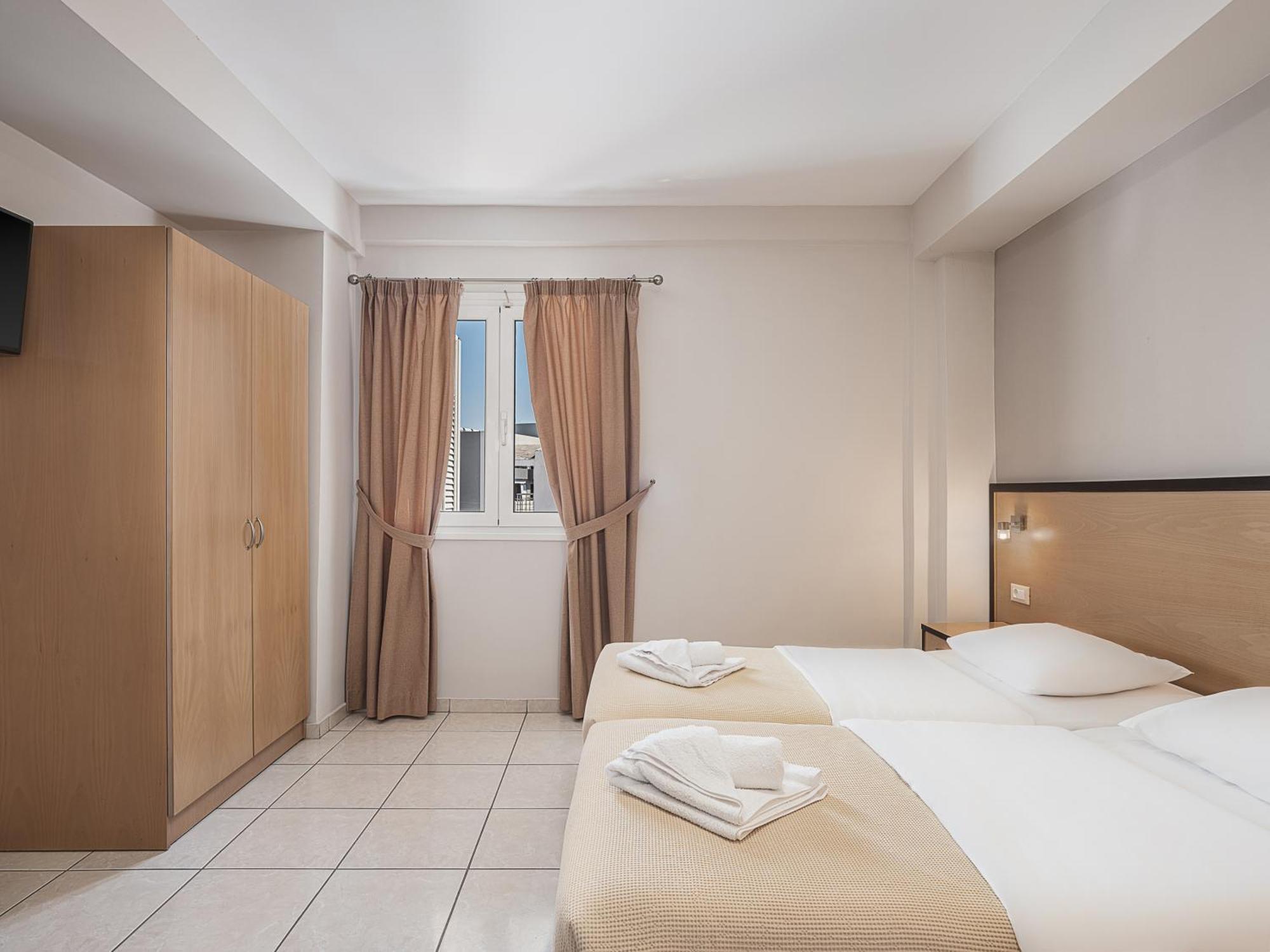 Theofilos City Hotel Chrissi Akti Chania Exterior foto