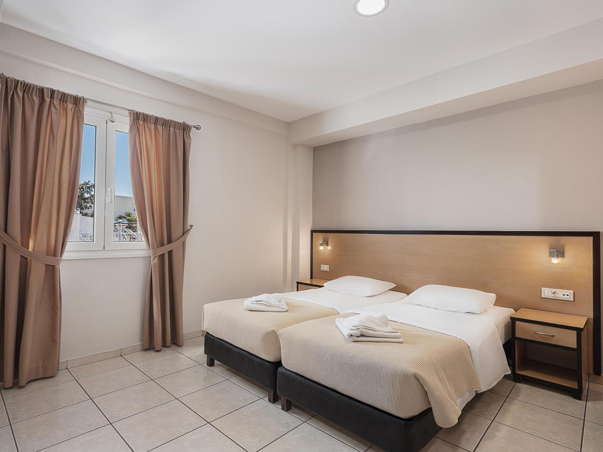 Theofilos City Hotel Chrissi Akti Chania Exterior foto