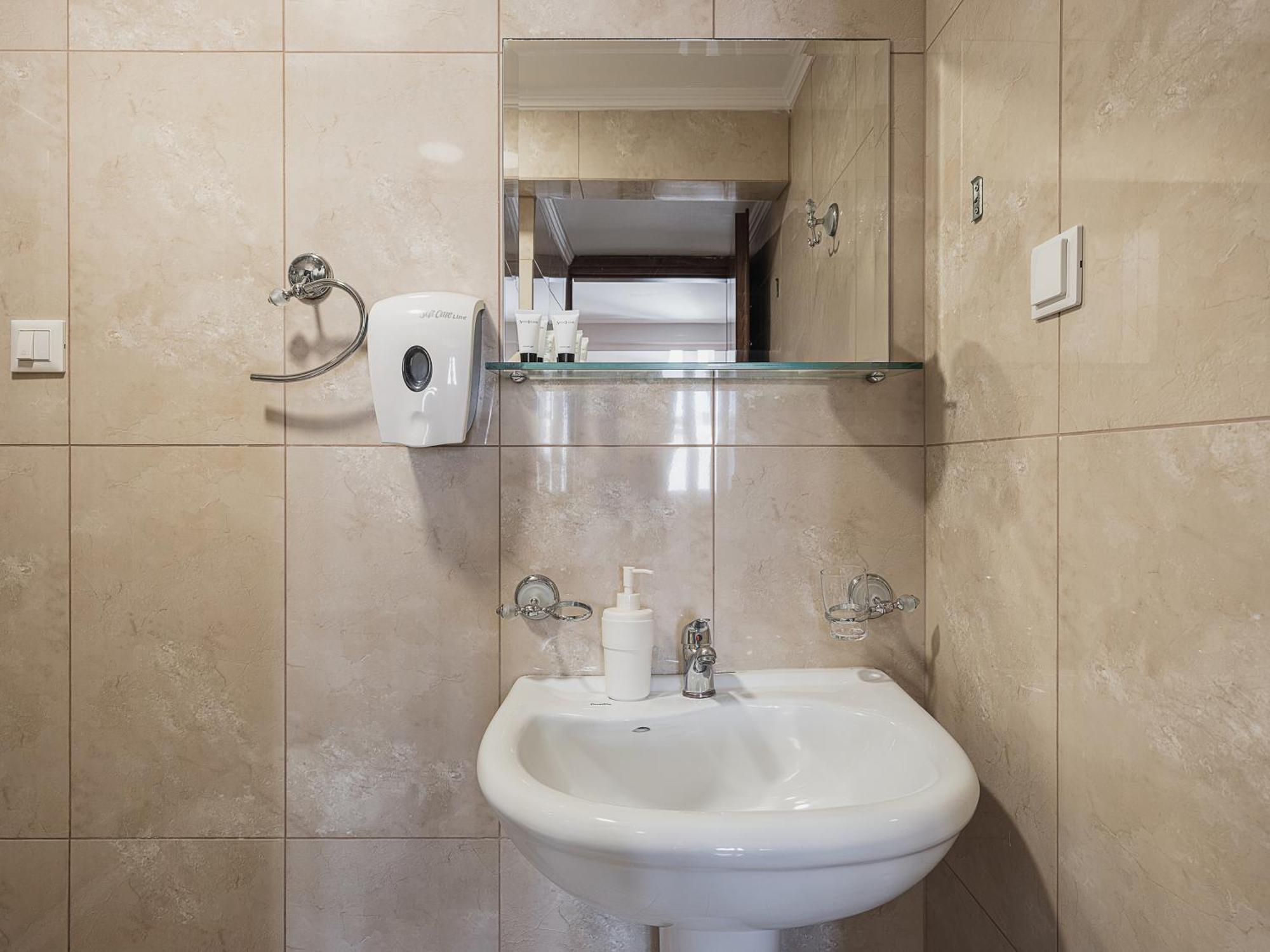 Theofilos City Hotel Chrissi Akti Chania Exterior foto
