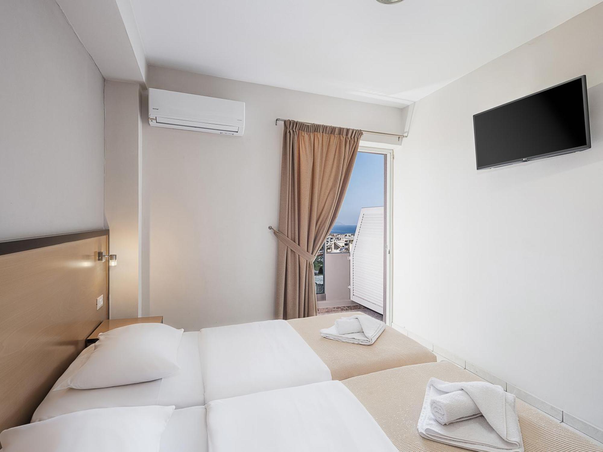 Theofilos City Hotel Chrissi Akti Chania Exterior foto