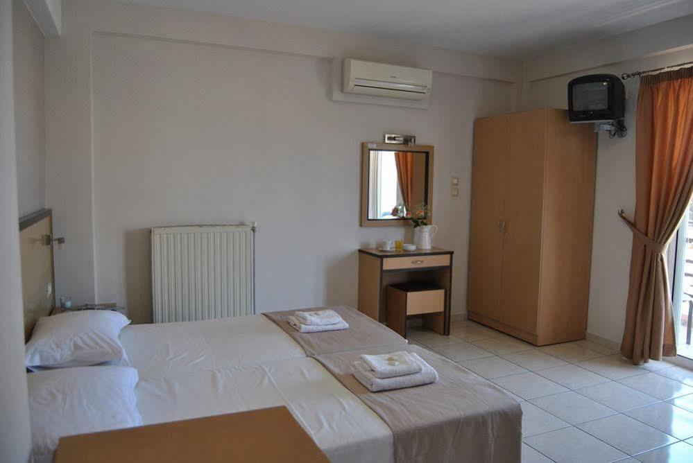 Theofilos City Hotel Chrissi Akti Chania Exterior foto